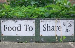 b030_incredible_edible_todmorden_food_to_share_w10241